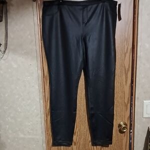 Simply Vera Vera Wang Black Faux Leather Leggings